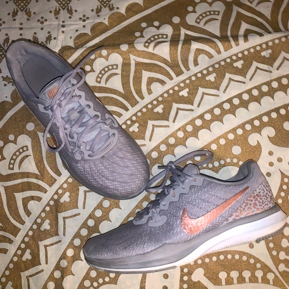 women’s nike in season TR 7 rose gold - Picture 1 of 7